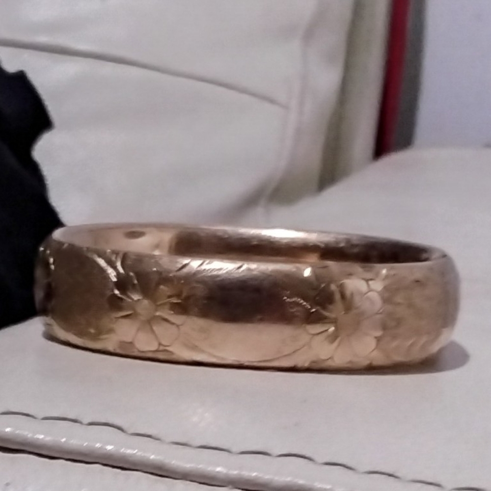 Vintage gold victorian etched floral bangle